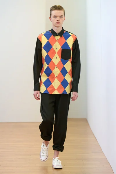 Look 27